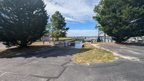 Bay Colony Marina Boat Launch
